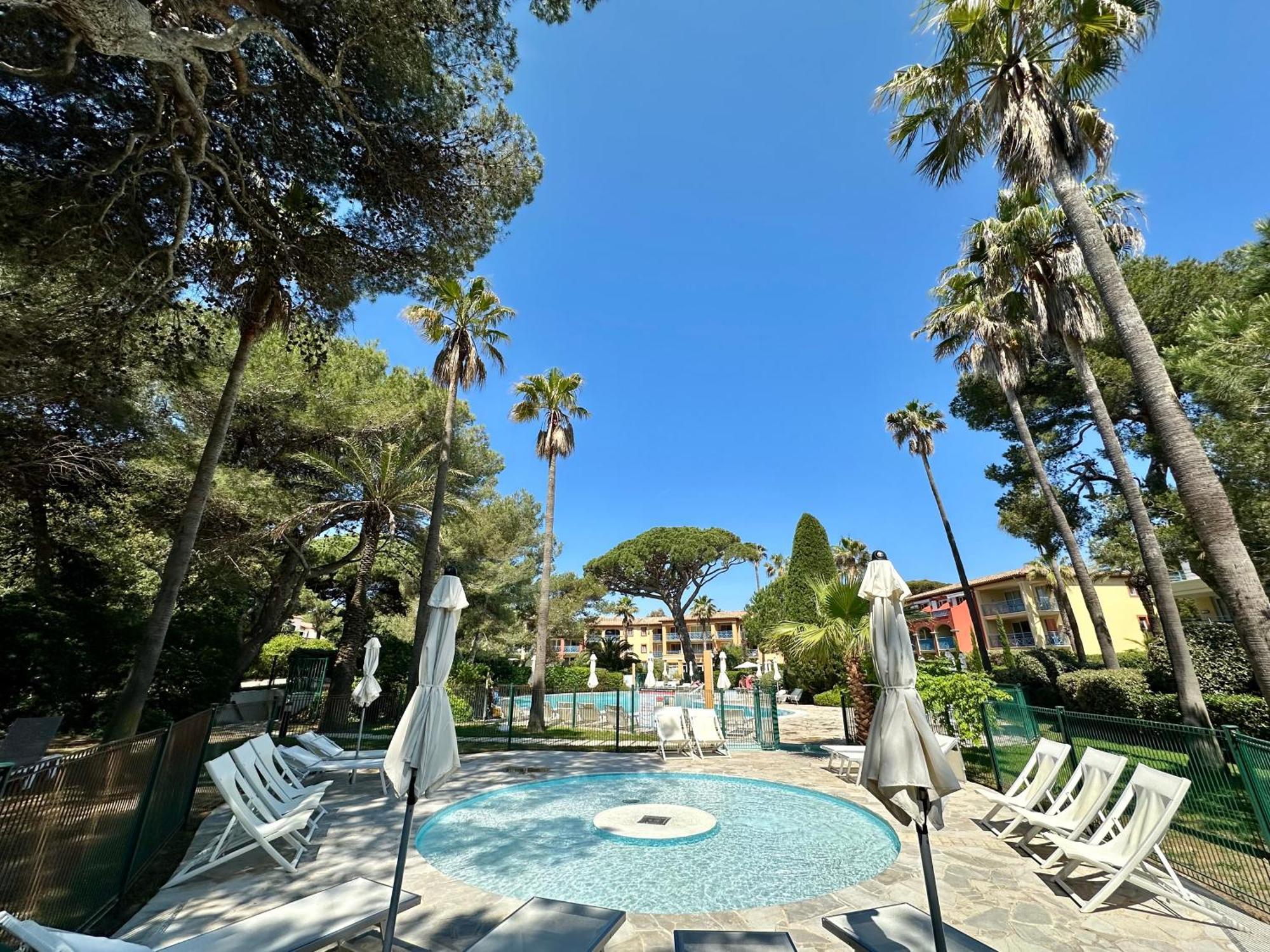 Badine Beach 5P Plage Piscine Balneo Clim Jardin Exotique อิแยร์ ภายนอก รูปภาพ